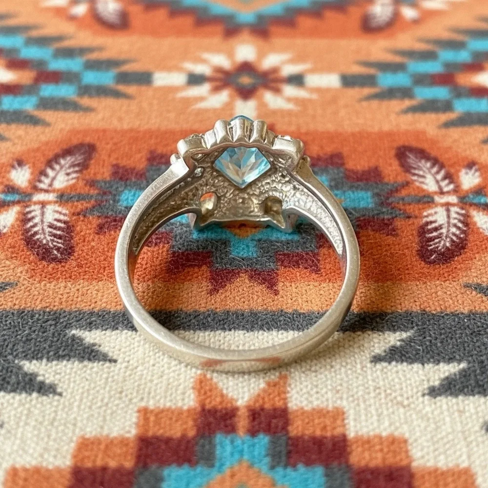 Vintage Blue Topaz-Style Leaf Ring - Women's black hills gold and stamped - Picture 3 of 5